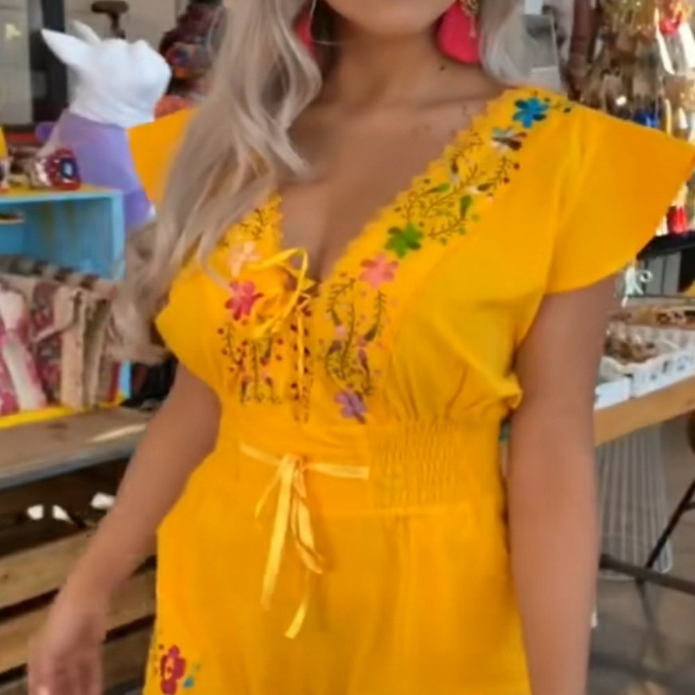 Beautiful Mexican embroided jumpsuit - Picture 5 of 6